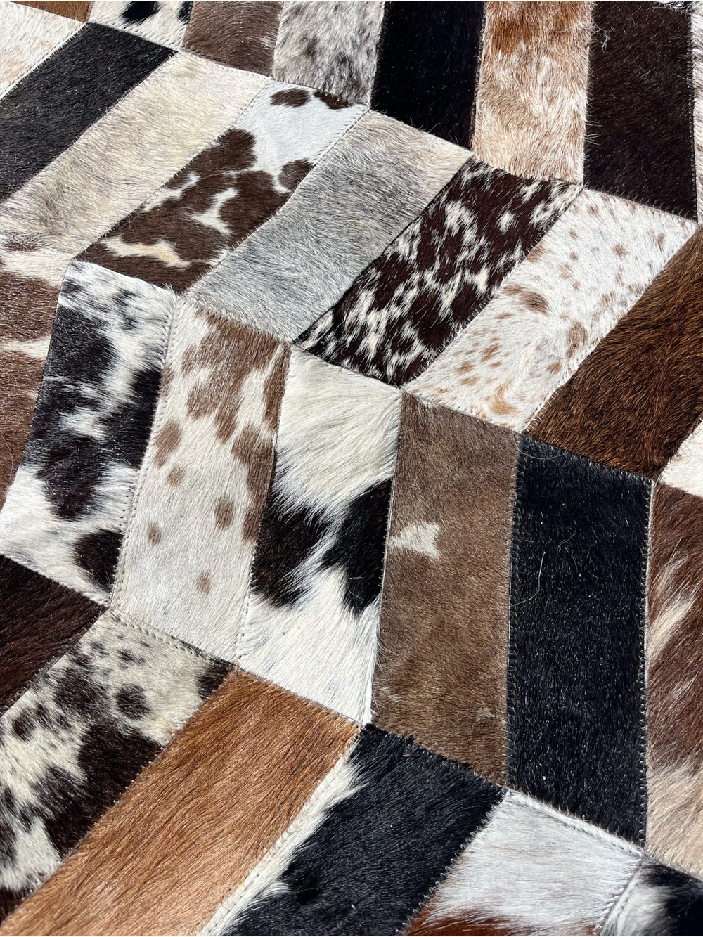New Cowhide Patchwork Round Rug - 3’ - Picture 3 of 8
